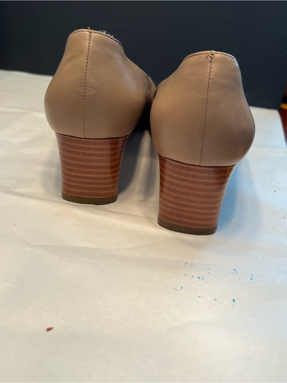 Salvatore Ferragamo Vintage Beige Leather Buckle Pumps - Picture 6 of 12